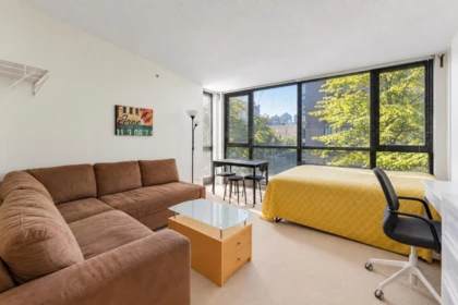 Dining Area Photo of 403 1367 Alberni Street, Vancouver, BC