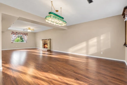Basement Recreation Room Photo of 14287 73a Avenue, Surrey, BC