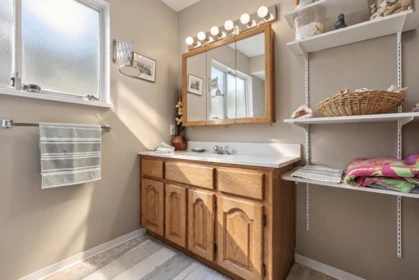 Entry Foyer Photo of 14287 73a Avenue, Surrey, BC