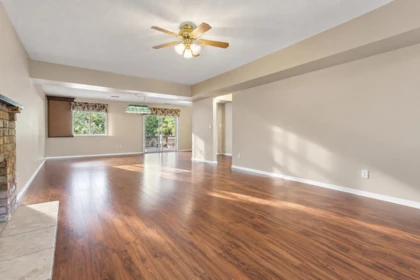 Laundry Room Photo of 14287 73a Avenue, Surrey, BC