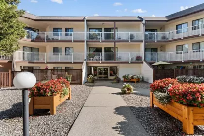 301 12890 17 Avenue, Surrey, BC, Surrey — Apartment/Condo for sale