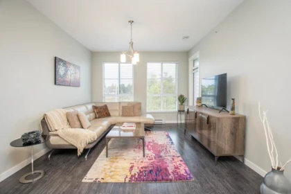 Dining Area Photo of 426 15168 33 Avenue, Surrey, BC