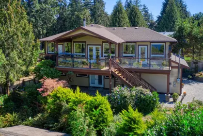 6940 Mount Richardson Road, Sechelt, BC, Sechelt — Single Family Residence for sale
