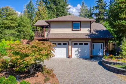 6940 Mount Richardson Road, Sechelt, BC, Sechelt — Single Family Residence for sale