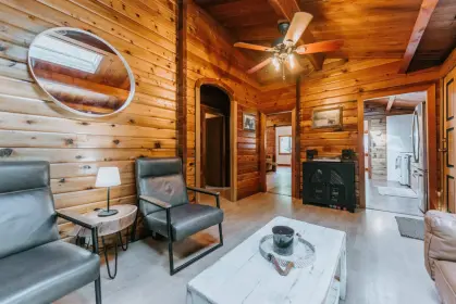 7999 Northwood Road, Halfmoon Bay, BC, Halfmoon bay — Single Family Residence for sale