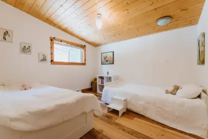 7999 Northwood Road, Halfmoon Bay, BC, Halfmoon bay — Single Family Residence for sale