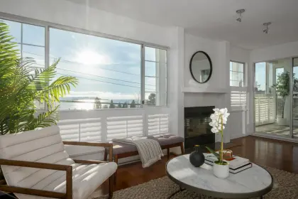202 2440 Haywood Avenue, West Vancouver, BC, West vancouver — Apartment/Condo for sale