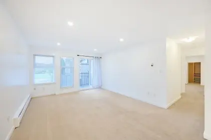 211 1870 E Southmere Crescent, Surrey, BC, Surrey — Apartment/Condo for sale