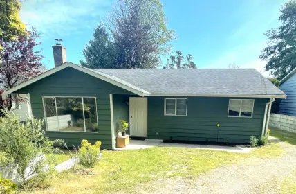 5729 Anchor Road, Sechelt, BC, Sechelt — Single Family Residence for sale