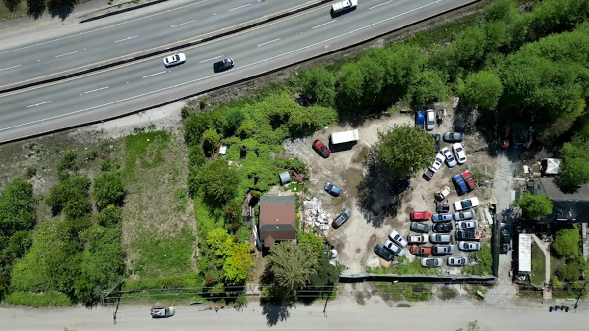 Kitchen Island Photo of 13858 117 Avenue, Surrey, BC