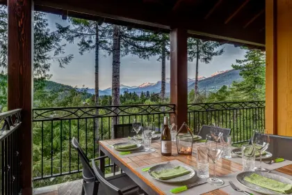 1581 Khyber Lane, Whistler, BC, Whistler — Single Family Residence for sale