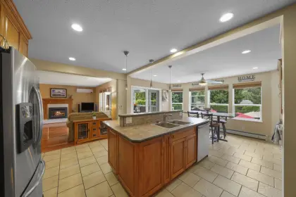 948 Mansfield Crescent, Port Coquitlam, BC, Port coquitlam — Single Family Residence for sale