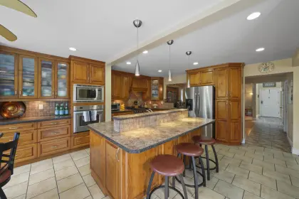 948 Mansfield Crescent, Port Coquitlam, BC, Port coquitlam — Single Family Residence for sale