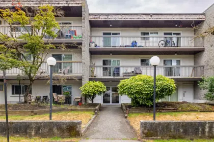 203 33870 Fern Street, Abbotsford, BC, Abbotsford — Apartment/Condo for sale