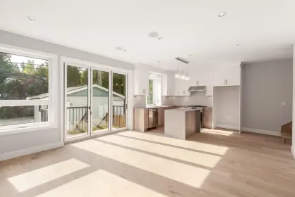 2198 E 19th Avenue, Vancouver, BC, Vancouver — Half Duplex for sale