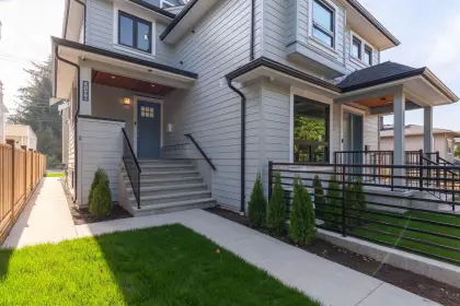 2198 E 19th Avenue, Vancouver, BC, Vancouver — Half Duplex for sale