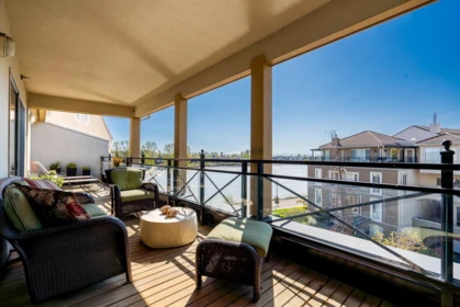 409 3 Renaissance Square, New Westminster, BC, New westminster — Apartment/Condo for sale