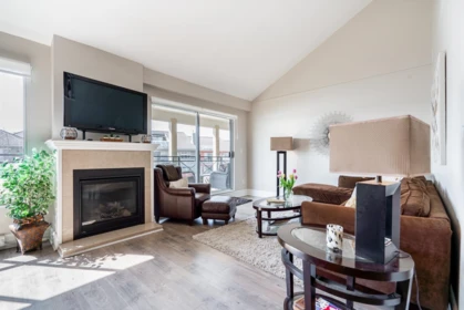 409 3 Renaissance Square, New Westminster, BC, New westminster — Apartment/Condo for sale