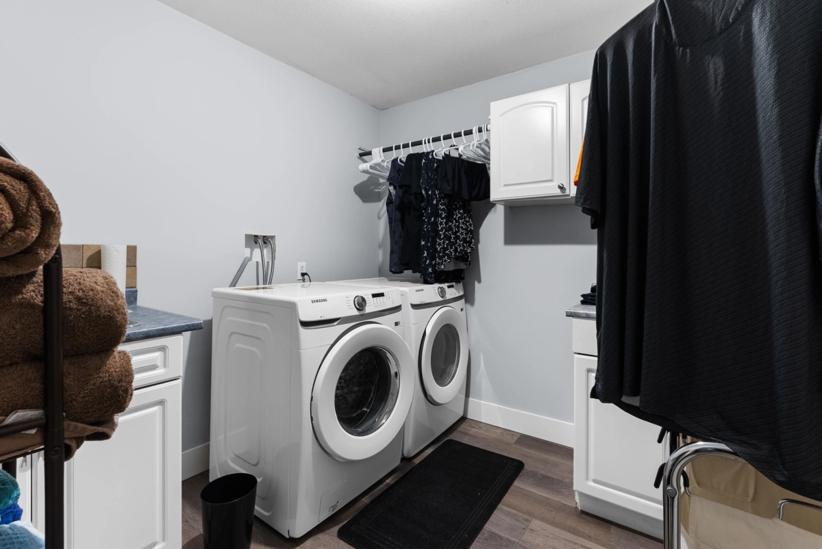 Swimming Pool Photo of 33720 Grewall Crescent, Mission, BC