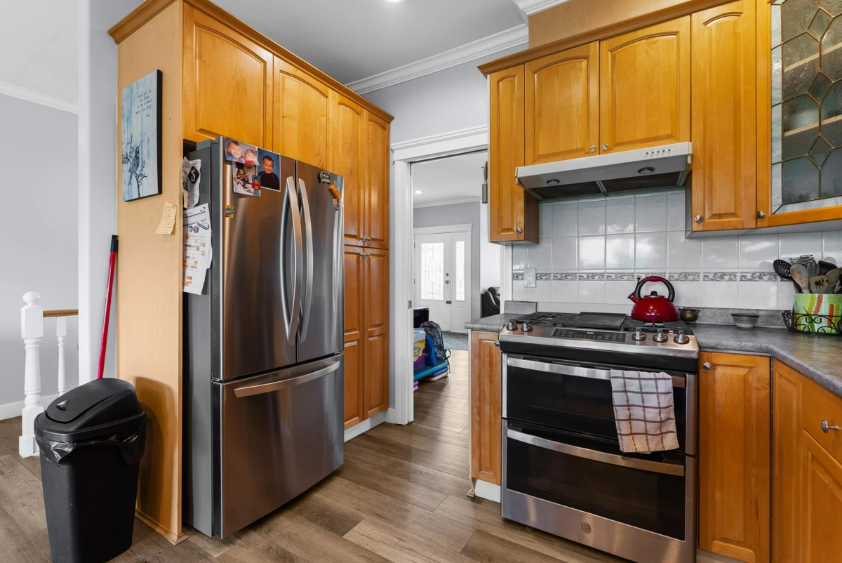 Walk-In Closet Photo of 33720 Grewall Crescent, Mission, BC