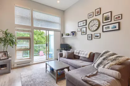 605 301 Maude Road, Port Moody, BC, Port Moody — Apartment/Condo for sale