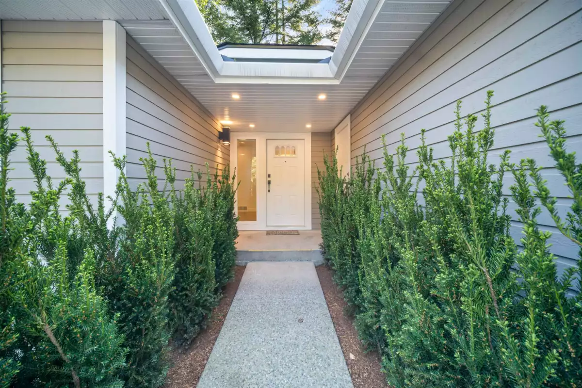 Family Room Photo of 19 Arrow-Wood Place, Port Moody, BC