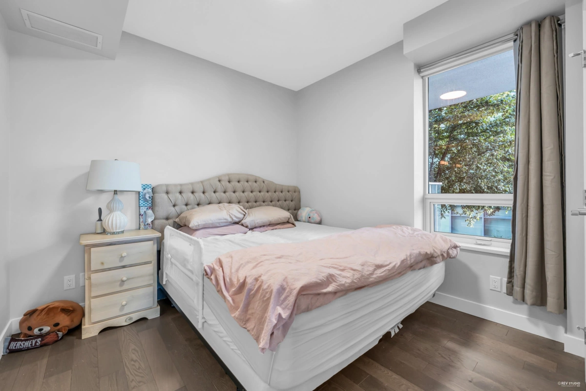 Primary Bathroom Photo of 211 677 W 41st Avenue, Vancouver, BC