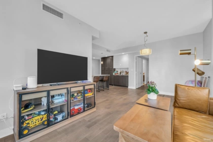 211 677 W 41st Avenue, Vancouver, BC, Vancouver — Apartment/Condo for sale