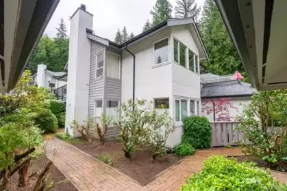 5916 Nancy Greene Way, North Vancouver, BC, North Vancouver — Townhouse for sale