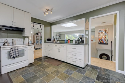 5105 8a Avenue, Delta, BC, Tsawwassen Central — 5 bed single family residence for sale