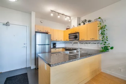 416 33538 Marshall Road, Abbotsford, BC, Abbotsford — Apartment/Condo for sale