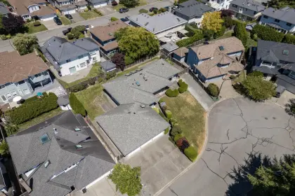 5221 Bentley Crescent, Delta, BC, Delta — Single Family Residence for sale