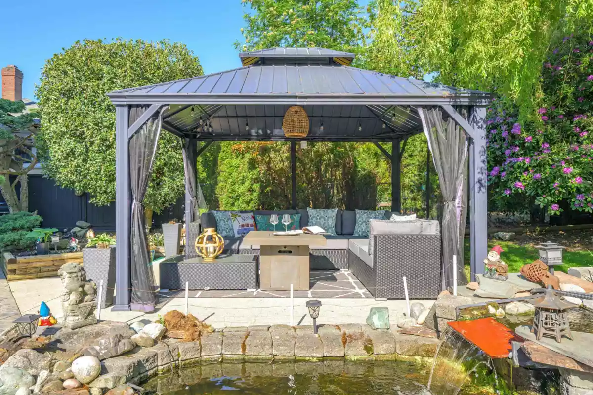 Aerial View of 15627 Buena Vista Avenue, White Rock, BC