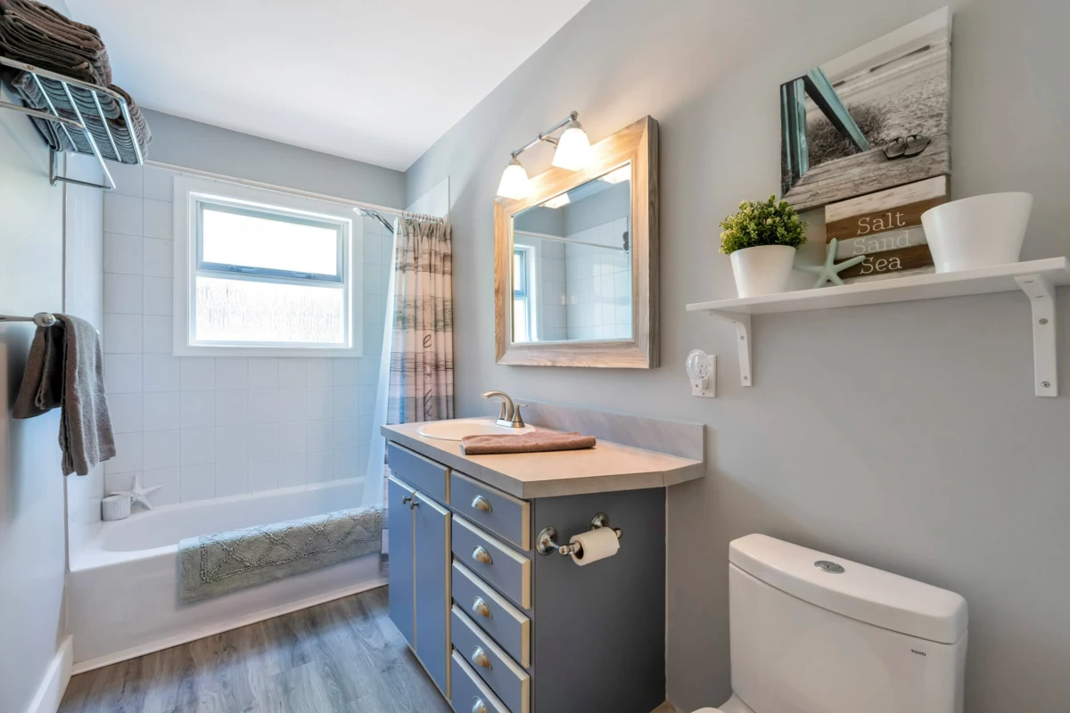 Bedroom 3 Photo of 15627 Buena Vista Avenue, White Rock, BC