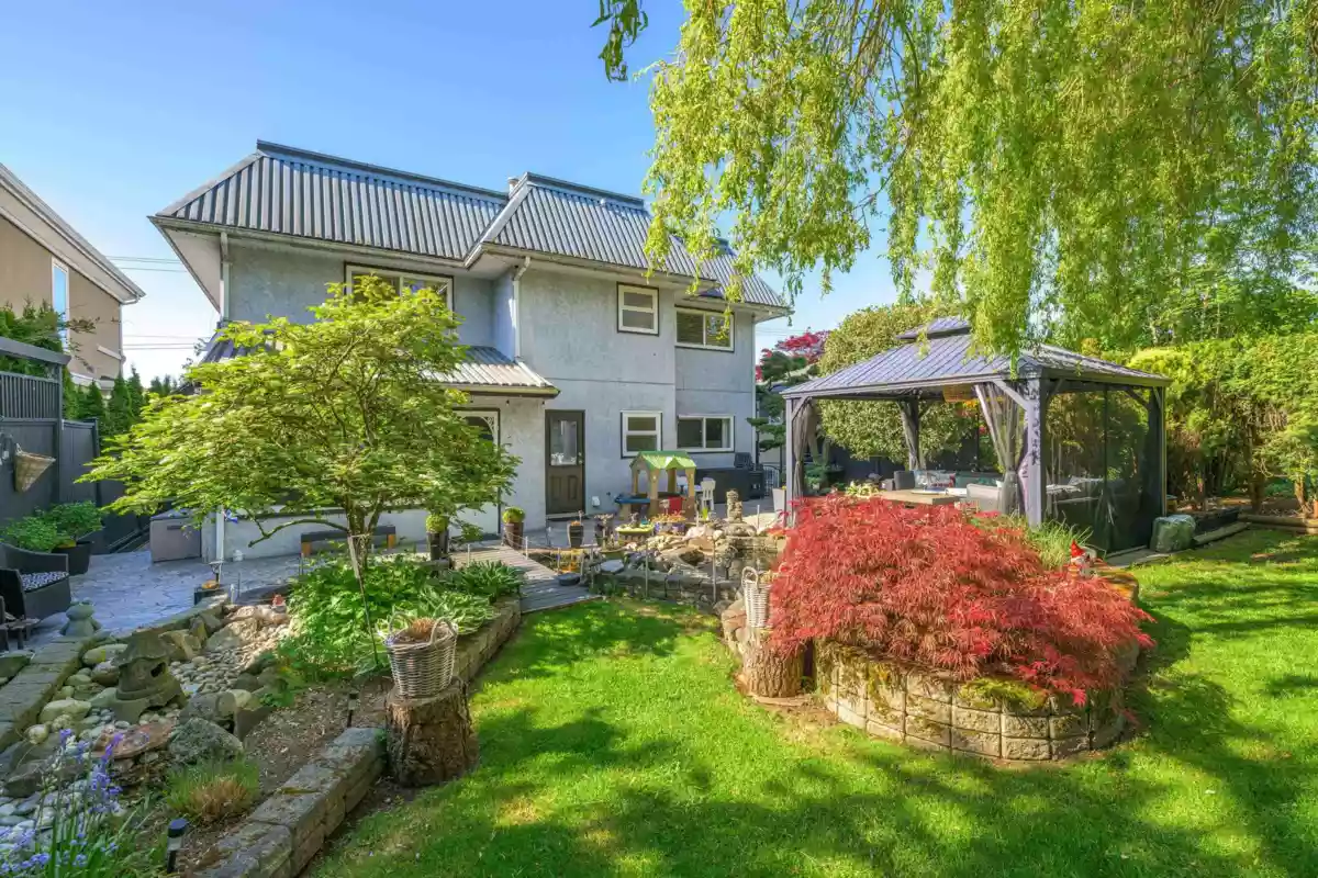 Community Amenities Photo (Clubhouse) of 15627 Buena Vista Avenue, White Rock, BC