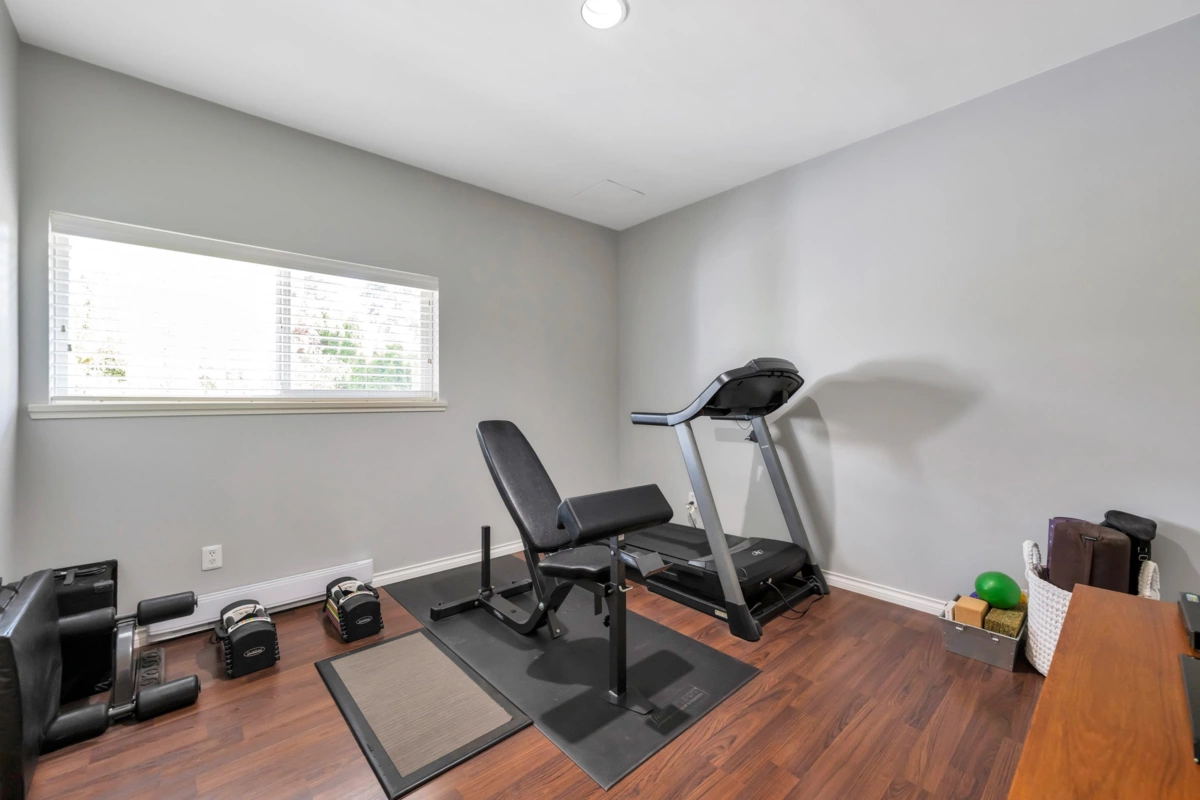 Hallway Photo of 15627 Buena Vista Avenue, White Rock, BC