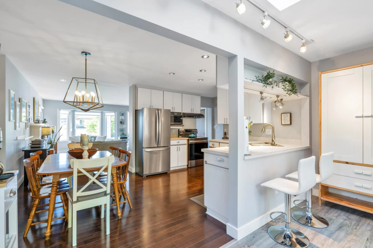 Primary Bedroom Photo of 15627 Buena Vista Avenue, White Rock, BC