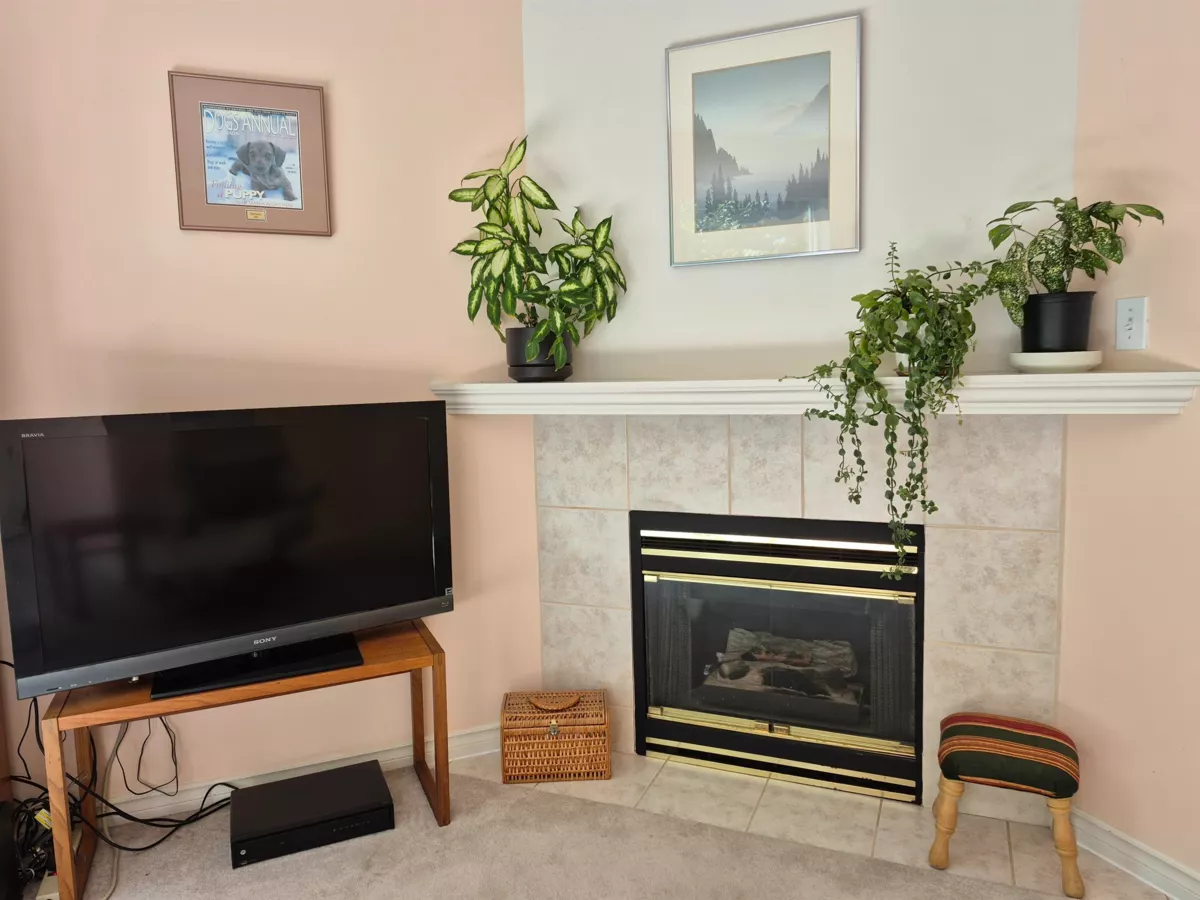 Dining Area Photo of 7 5740 Marine Way, Sechelt, BC