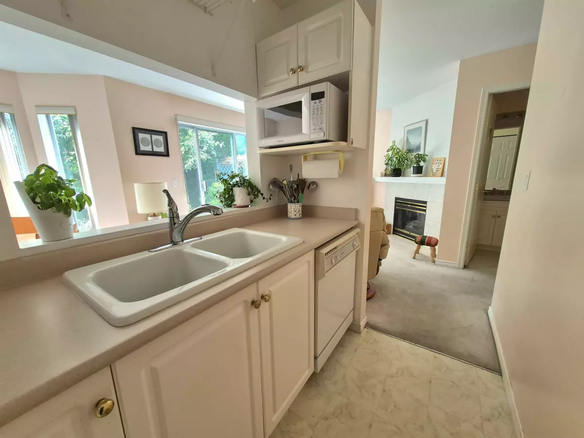 Family Room Photo of 7 5740 Marine Way, Sechelt, BC