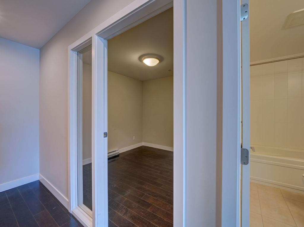 Hallway Photo of 306 5665 Teredo Street, Sechelt, BC