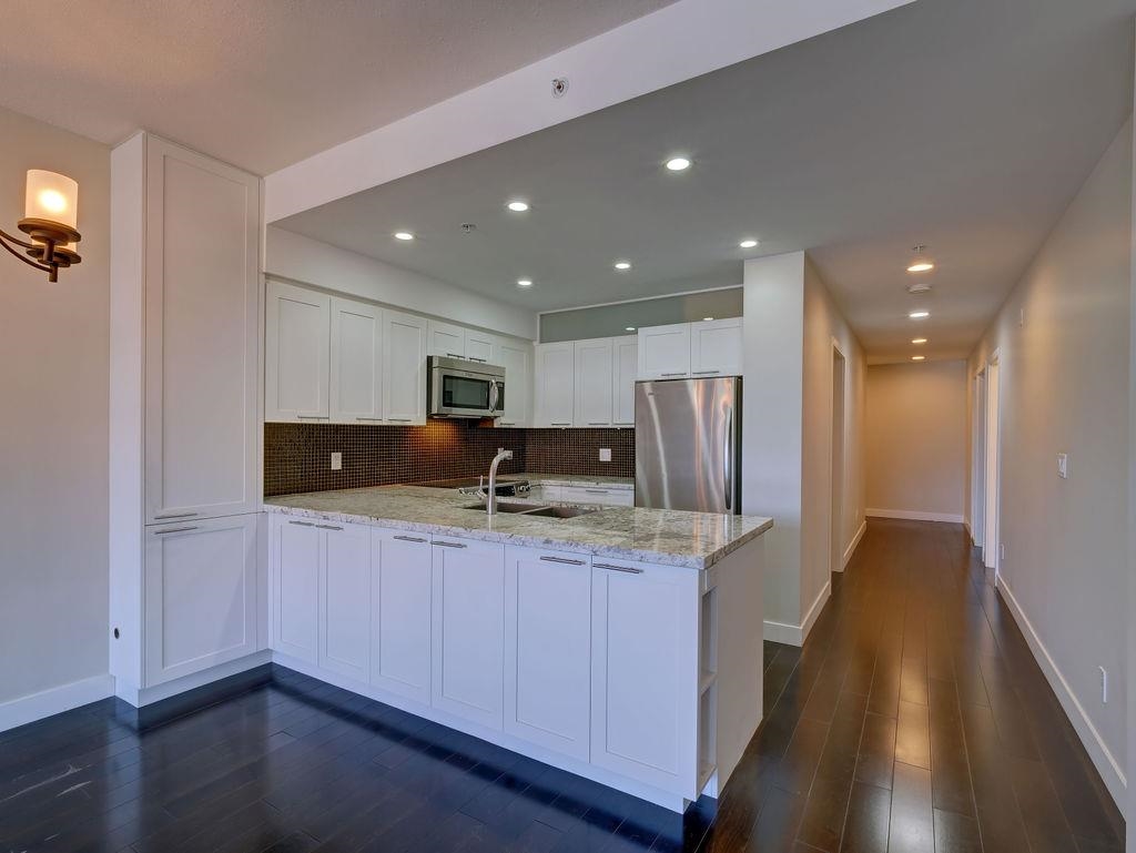 Kitchen Photo of 306 5665 Teredo Street, Sechelt, BC
