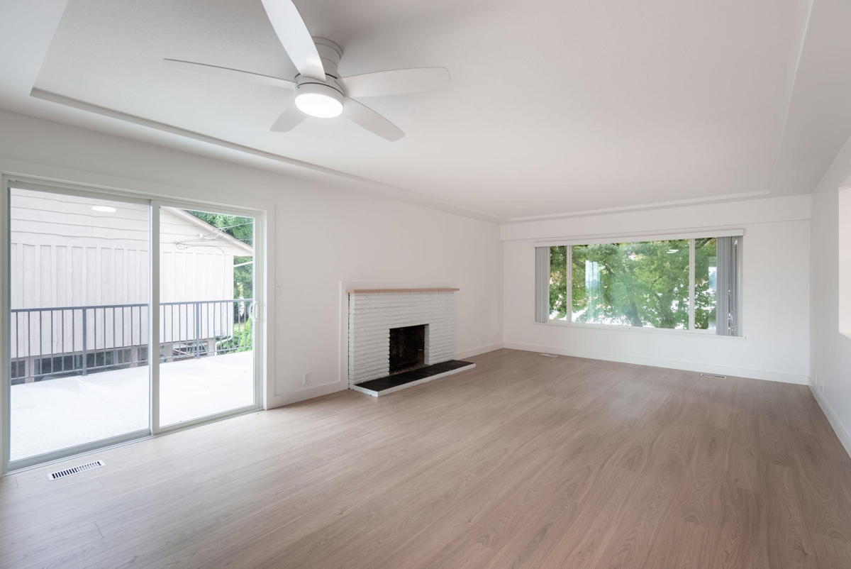Dining Area Photo of 1410 Dansey Avenue, Coquitlam, BC