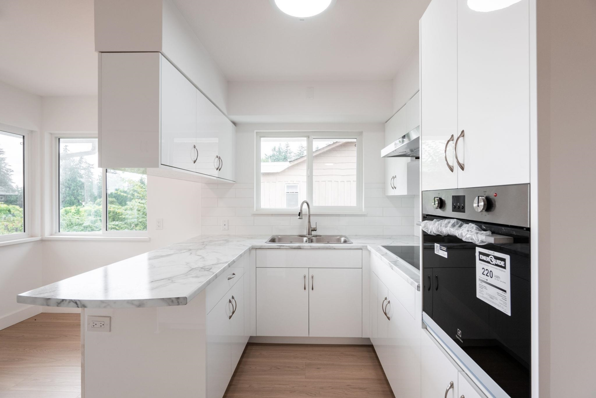 Primary Bathroom Photo of 1410 Dansey Avenue, Coquitlam, BC
