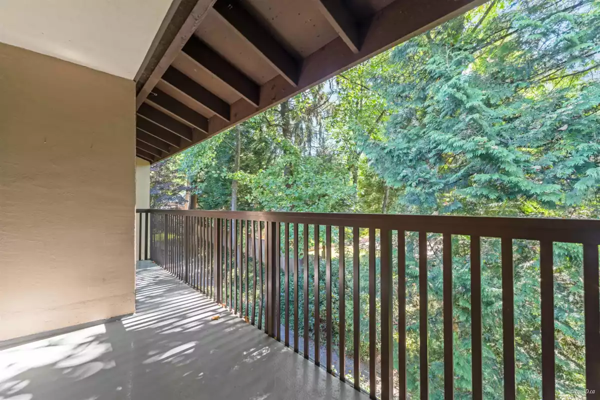 Exterior Front Photo of 403 9867 Manchester Drive, Burnaby, BC