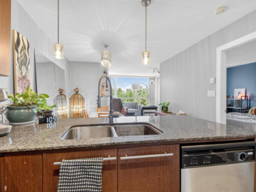 1405 4888 Brentwood Drive, Burnaby, BC, Burnaby — Apartment/Condo for sale