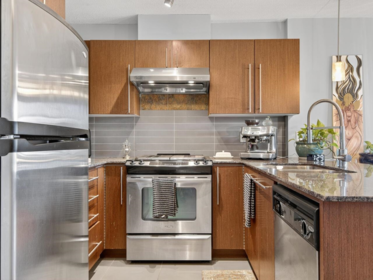 1405 4888 Brentwood Drive, Burnaby, BC, Burnaby — Apartment/Condo for sale