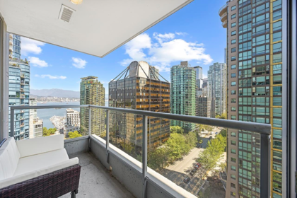 Guest Bathroom Photo of 1601 1420 W Georgia Street, Vancouver, BC