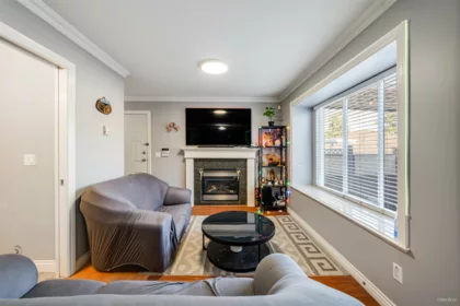 4663 Canada Way, Burnaby, BC, Burnaby — Half Duplex for sale