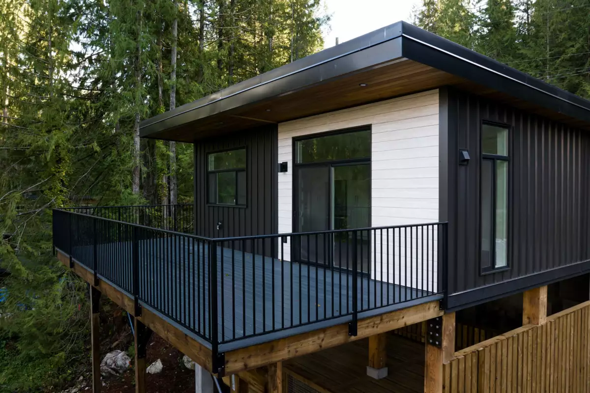 Family Room Photo of 5790 Tillicum Bay Road, Sechelt, BC