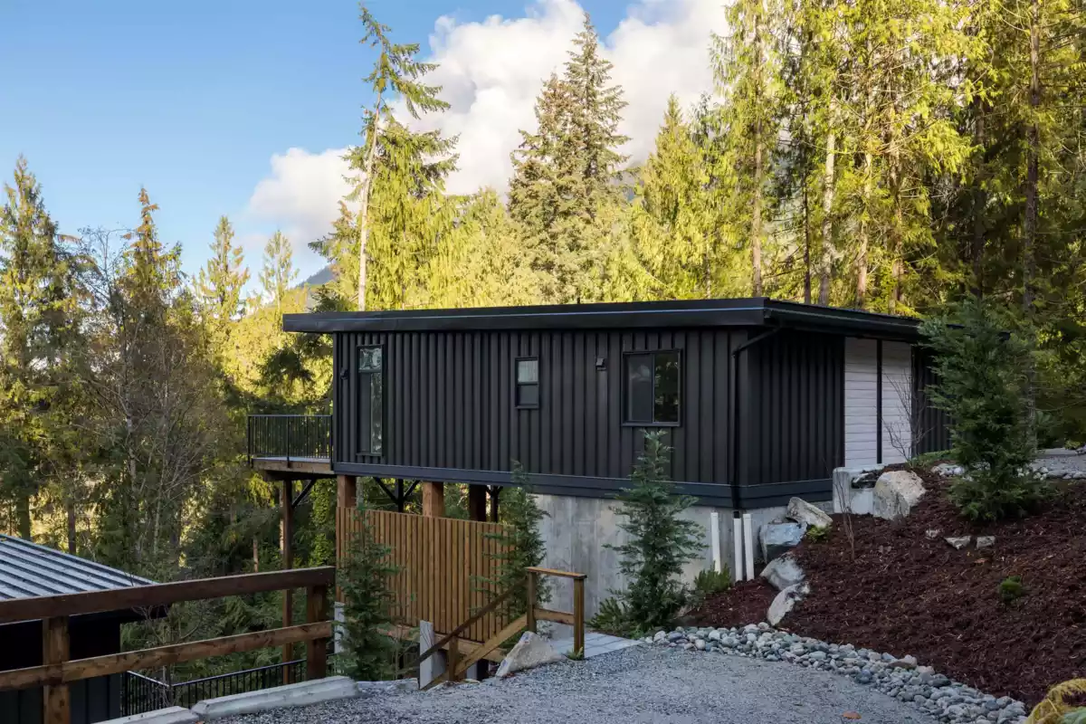 Kitchen Island Photo of 5790 Tillicum Bay Road, Sechelt, BC